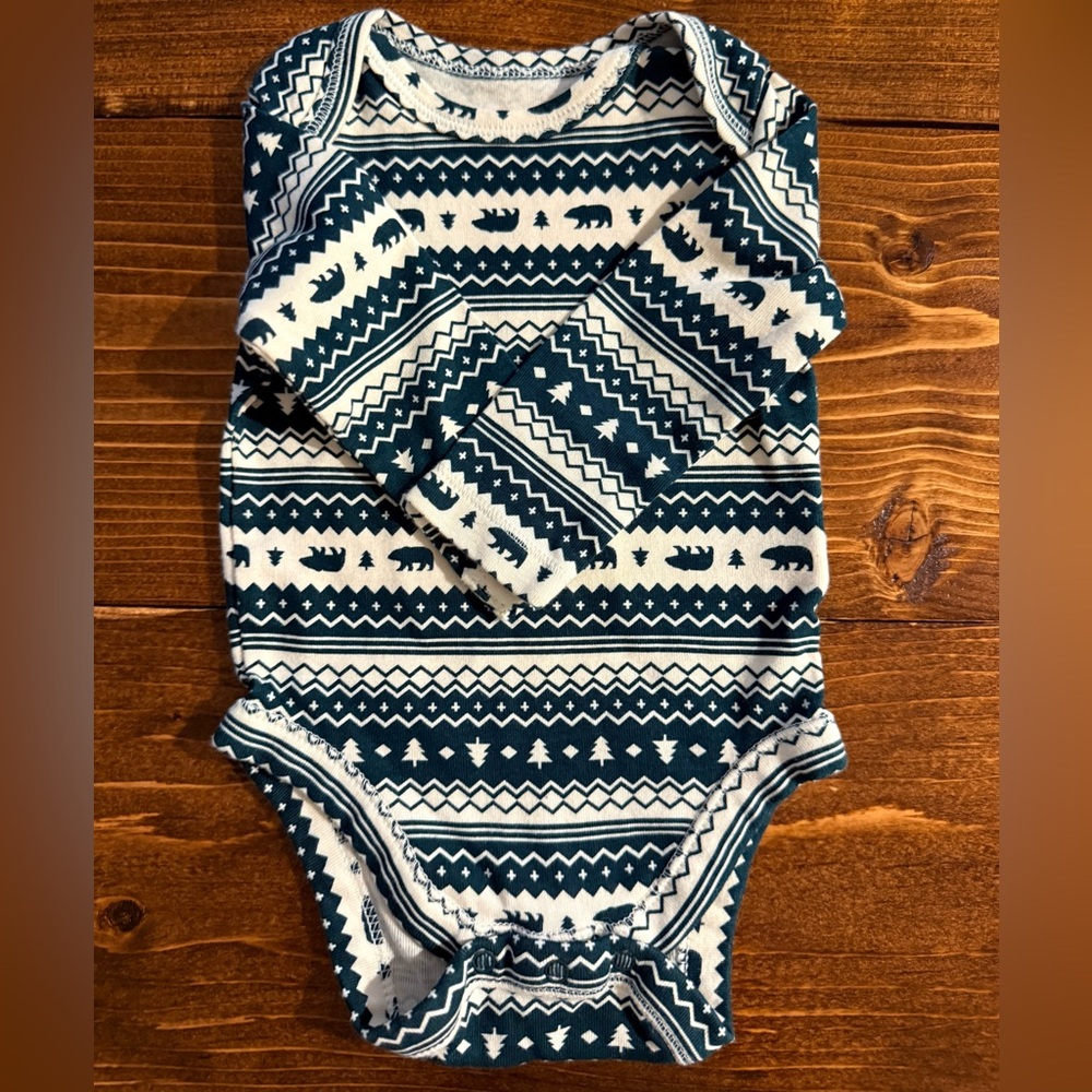Holiday/Winter Tree Onesie for Baby. Old Navy. Size 0-3M. NEW w/o tags